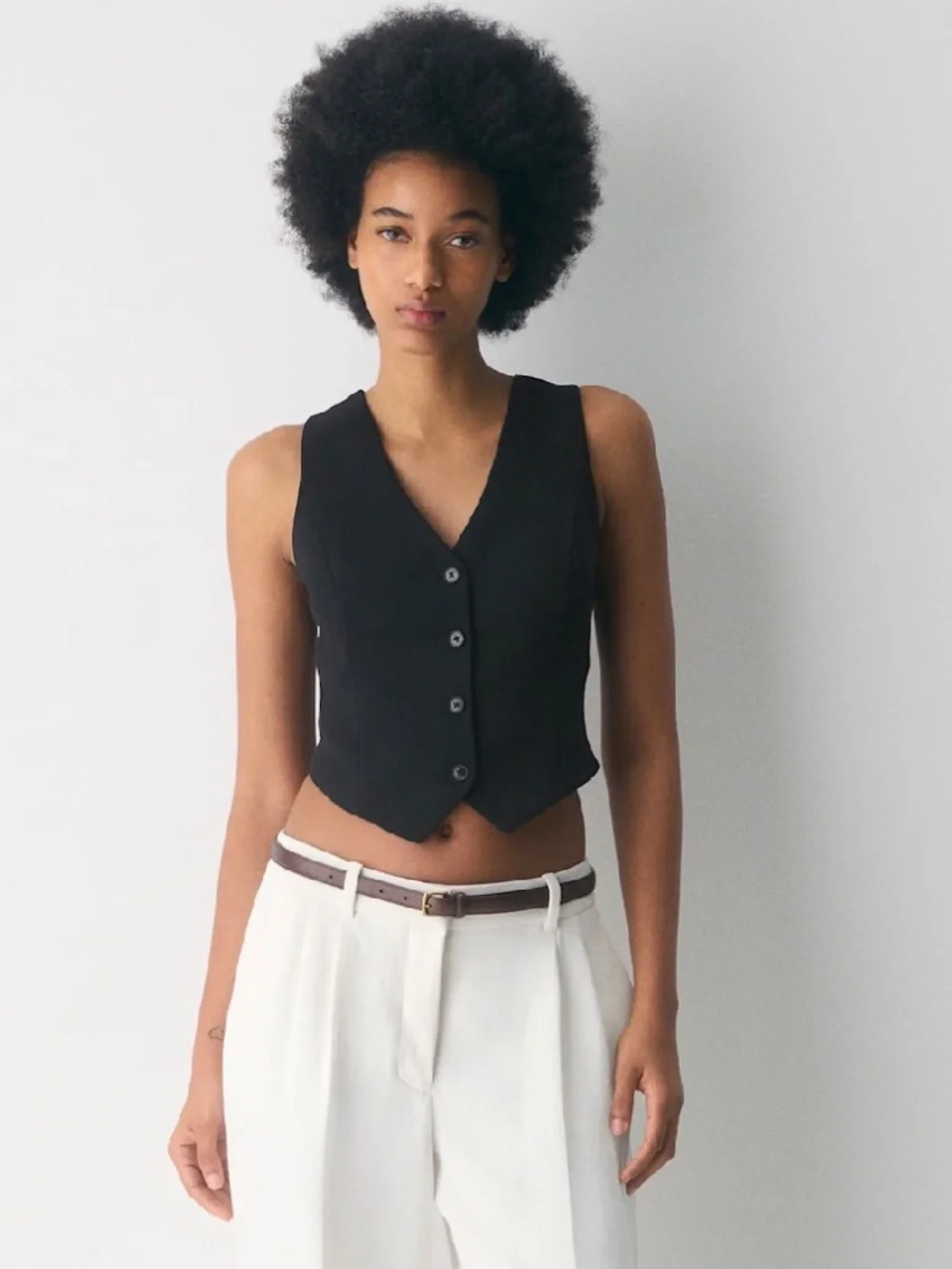 Aritzia - Wilfred Cropped Tailored Vest - Size 4 - In Good Condition - Picture 2 of 5